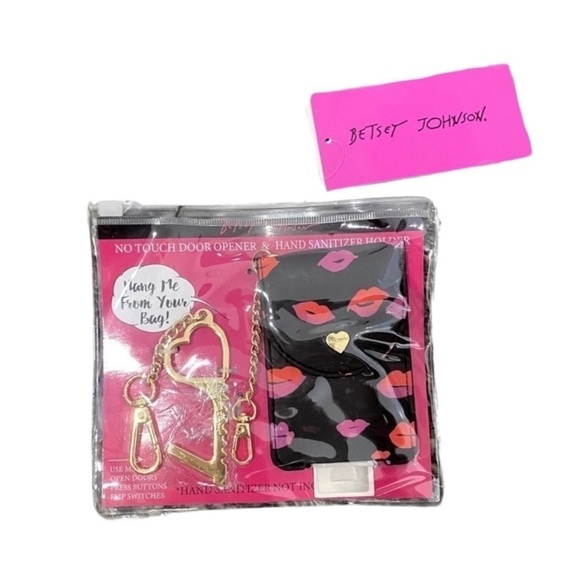 Betsey Johnson Accessories - Betsy Johnson Lipstick Covid Key/Sanitizer Set​​​​​​​​​​​